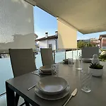 Viola Con Solarium * Lignano Sabbiadoro
