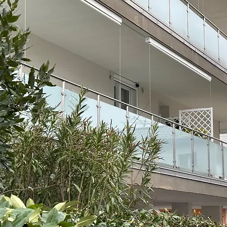 Viola Con Solarium * Lignano Sabbiadoro