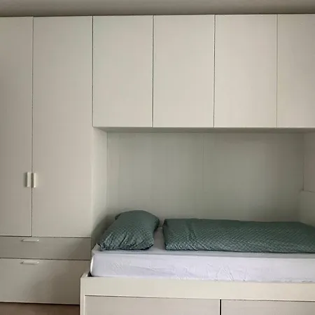 Viola Con Solarium * Lignano Sabbiadoro